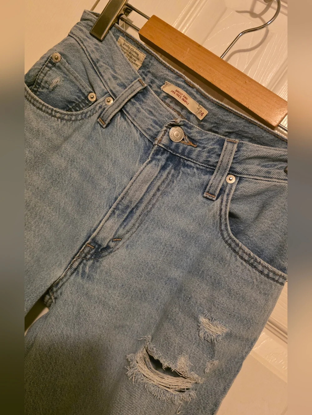 Levi's Baggy Dad Jeans 24W In The Middle (Medium Wash) - Picture 11 of 16